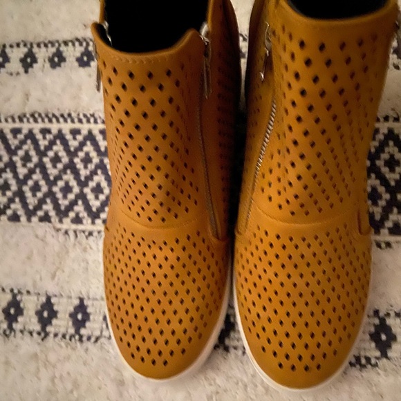 NWOT wedge bootie Eur sz.40 - Picture 2 of 3